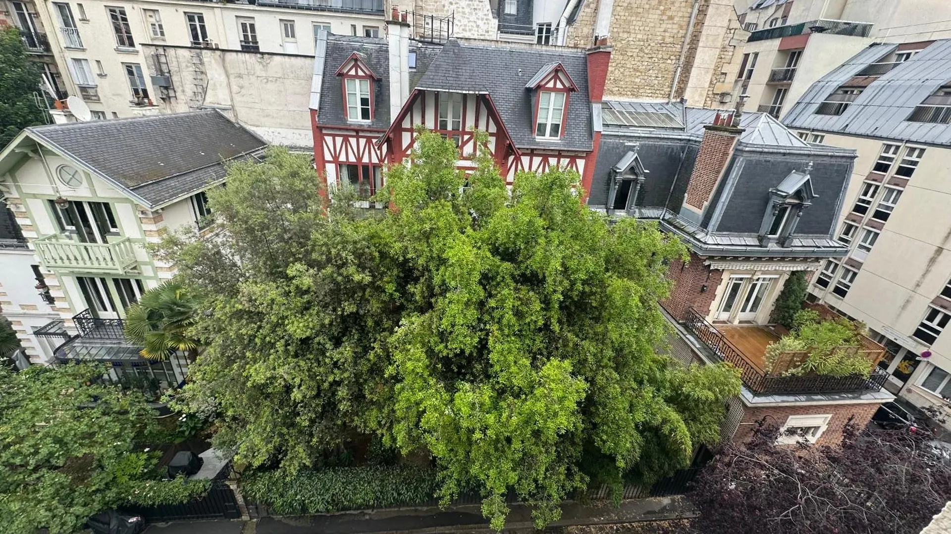 L'assomption Au Calme 16e Paris
